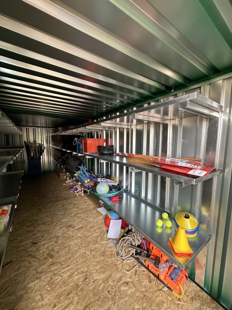 20 FT CONTAINER WITH SHELVING (6M)