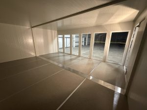 Two XPAndaOffices linked on the long side with full-height fully glazed windows