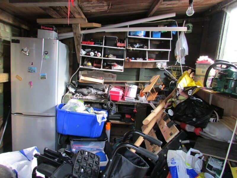 Garage-Clutter-800x600